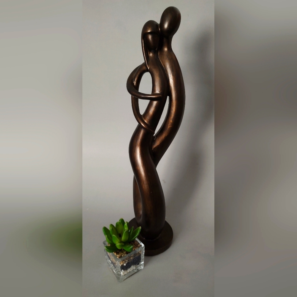 Sculpture Couple Romantic  Dark Brown Exelente Condition 15" Art Decorative